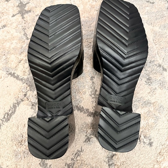 Black rubber slides 🖤🖤✨ - Picture 3 of 6